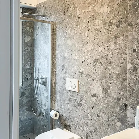 Casa Febo, In Centro Con Parcheggio Privato A 200 Mt Dal Mare ゲストハウス 4*