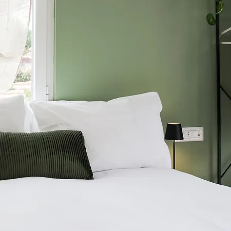 Konukevi Casa Febo, In Centro Con Parcheggio Privato A 200 Mt Dal Mare 4*