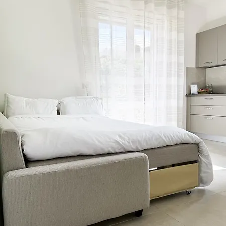 Casa Febo, In Centro Con Parcheggio Privato A 200 Mt Dal Mare Guest house 4*