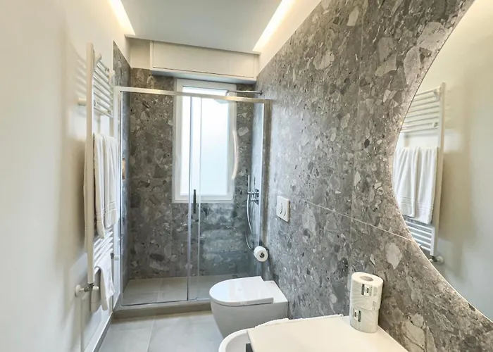 بيت ضيافة Casa Febo, In Centro Con Parcheggio Privato A 200 Mt Dal Mare 4*