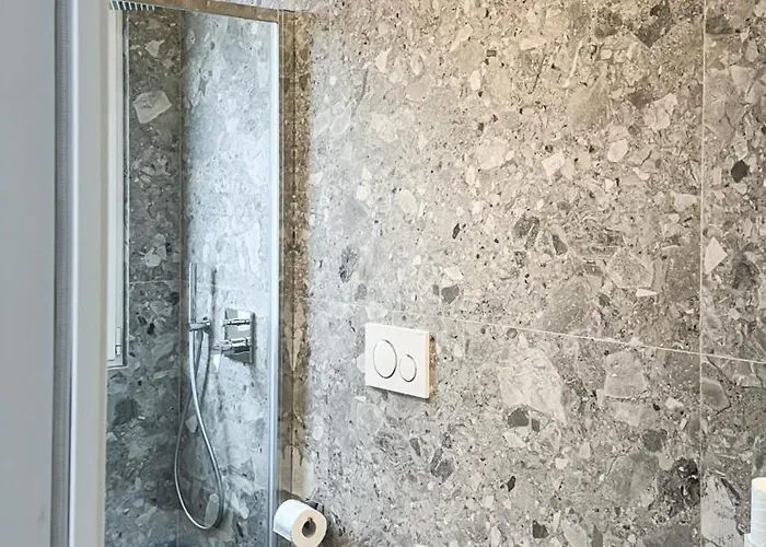 Casa Febo, In Centro Con Parcheggio Privato A 200 Mt Dal Mare بيت ضيافة 4*