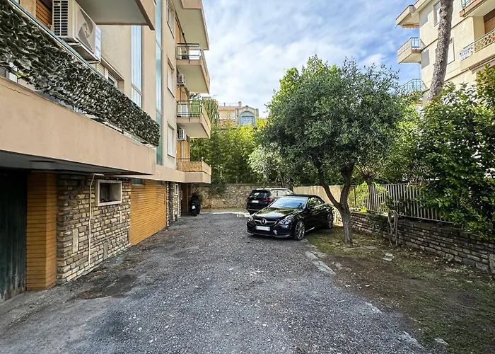 Pensión Casa Febo, In Centro Con Parcheggio Privato A 200 Mt Dal Mare Bordighera