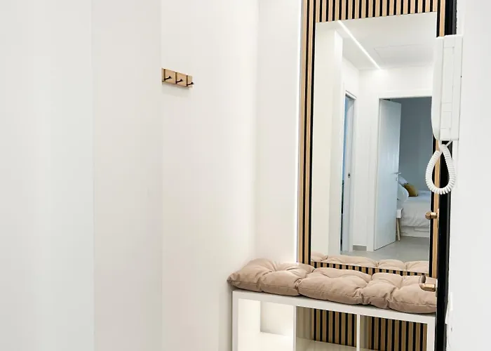 Casa Febo, In Centro Con Parcheggio Privato A 200 Mt Dal Mare 4* Bordighera