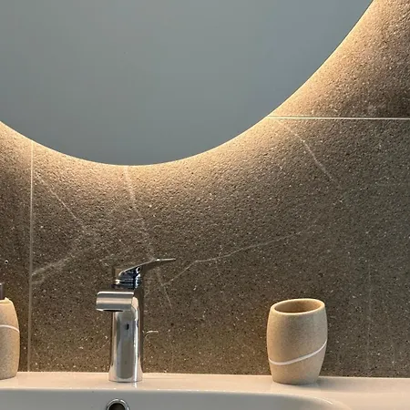 Casa Febo, In Centro Con Parcheggio Privato A 200 Mt Dal Mare Pensión 4*