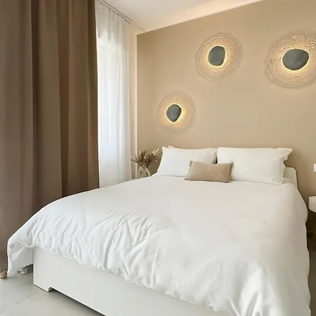 Casa Febo, In Centro Con Parcheggio Privato A 200 Mt Dal Mare Pensión 4*
