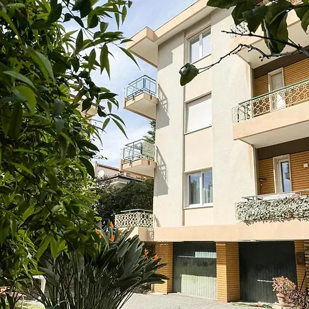 Pensión Casa Febo, In Centro Con Parcheggio Privato A 200 Mt Dal Mare 4*