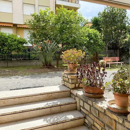 Casa Febo, In Centro Con Parcheggio Privato A 200 Mt Dal Mare