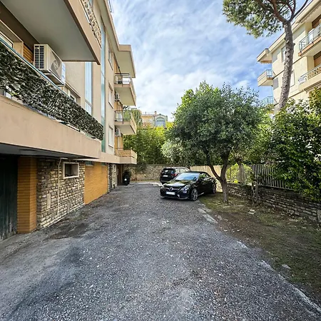 Pensión Casa Febo, In Centro Con Parcheggio Privato A 200 Mt Dal Mare Bordighera