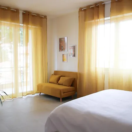 Casa Febo, In Centro Con Parcheggio Privato A 200 Mt Dal Mare 4* Bordighera