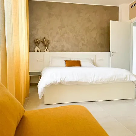 Casa Febo, In Centro Con Parcheggio Privato A 200 Mt Dal Mare