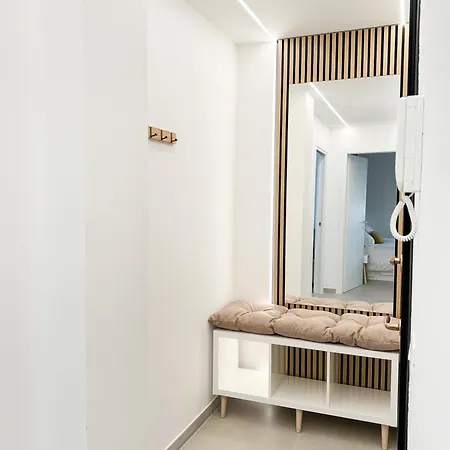 Casa Febo, In Centro Con Parcheggio Privato A 200 Mt Dal Mare 4* Bordighera