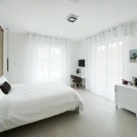Casa Febo, In Centro Con Parcheggio Privato A 200 Mt Dal Mare 4* 博尔迪盖拉