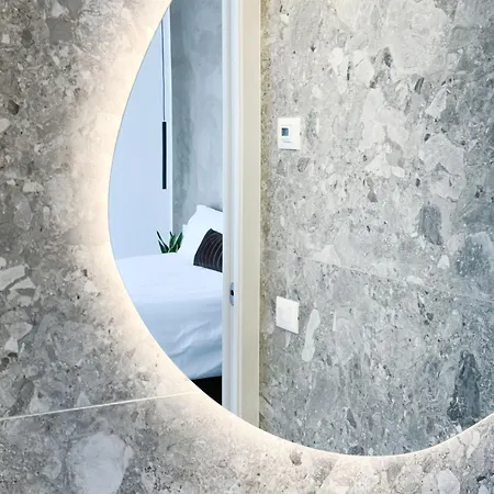 Casa Febo, In Centro Con Parcheggio Privato A 200 Mt Dal Mare 4* Bordighera