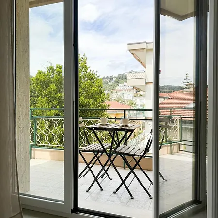 Pensión Casa Febo, In Centro Con Parcheggio Privato A 200 Mt Dal Mare